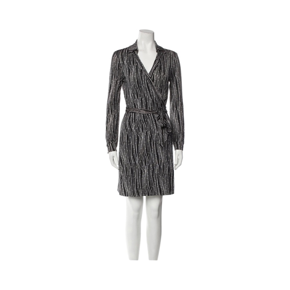 Women’s Diane von Furstenberg Silk Wrap Dress
• Black & White • stripes